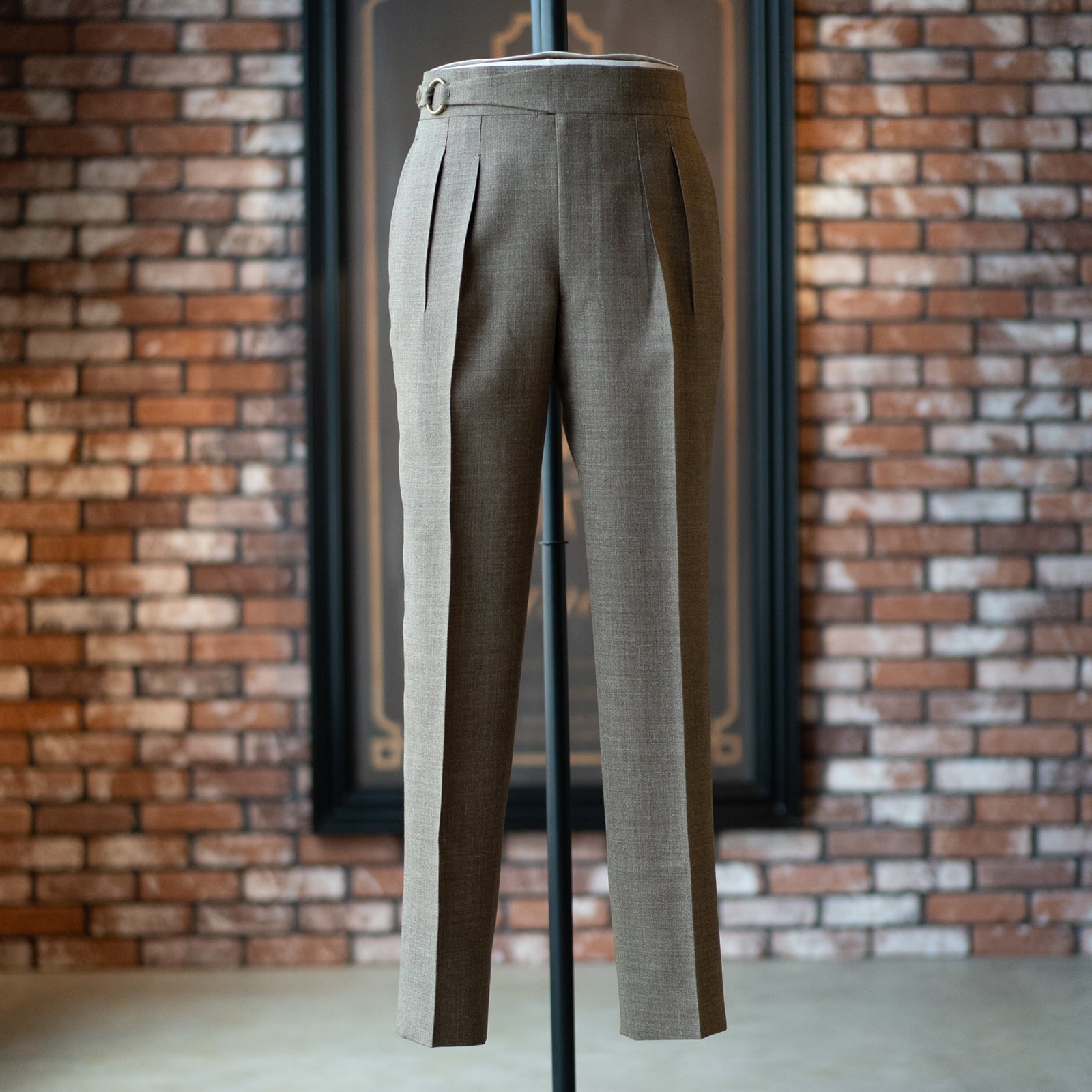 【週末特価】定価5.5万　着用3回　IGARASHITROUSERS スラックス 週末特価】定価5.5万 着用3回 IGARASHITROUSERS スラックス