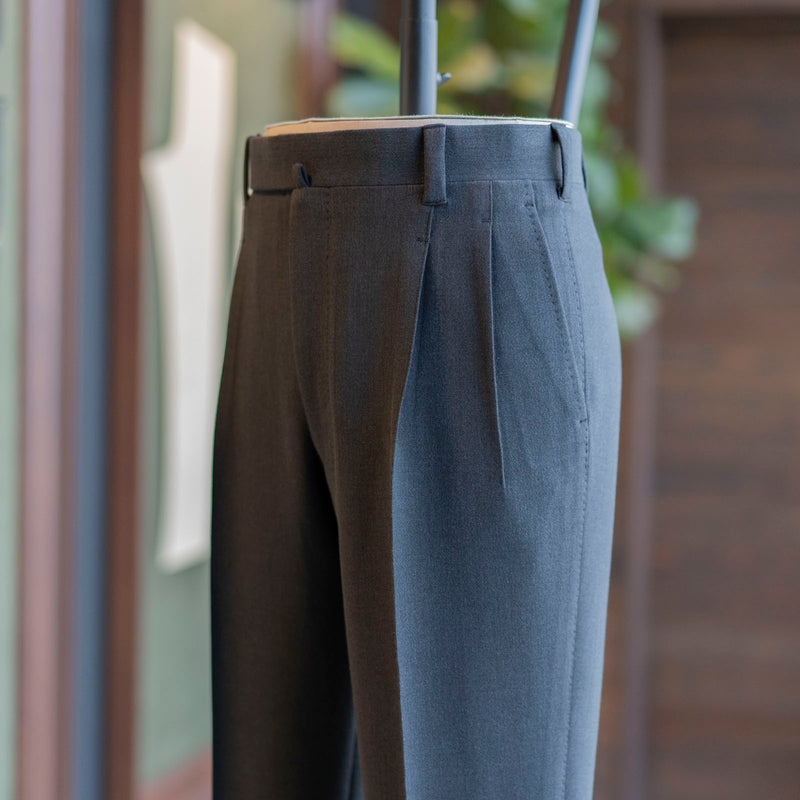 IGT STRETCH WOOL 2PLEATS TAPERED TROUSERS