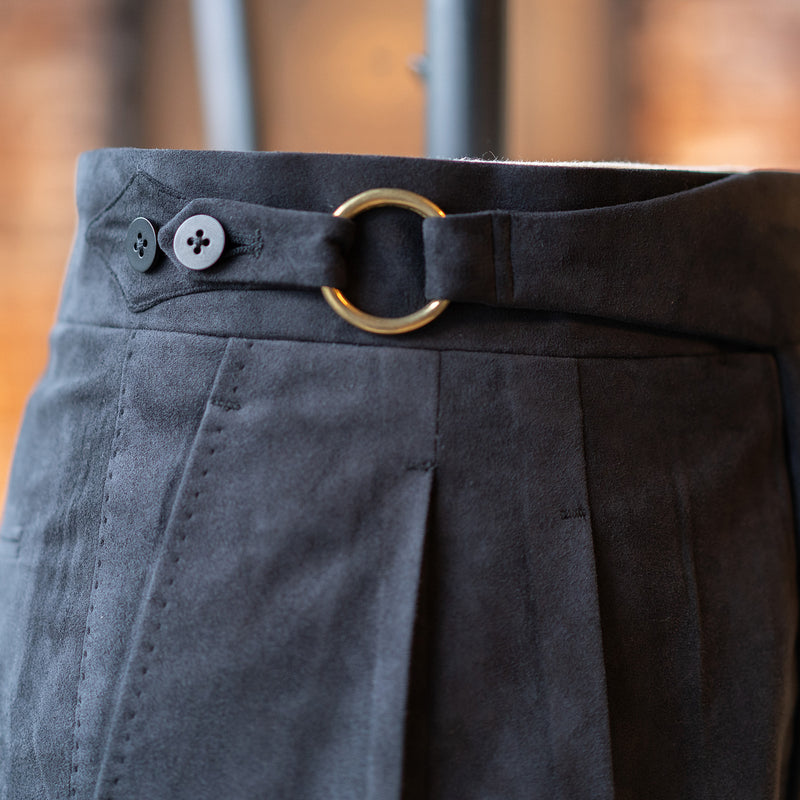 O-RING ULTRASUEDE 2PLEATED SHORTS